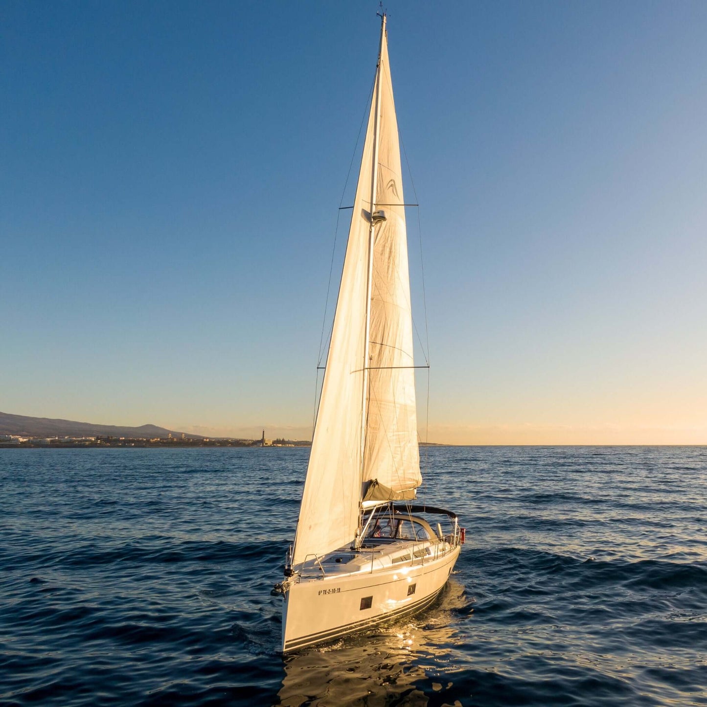 sailing boat private charter gc