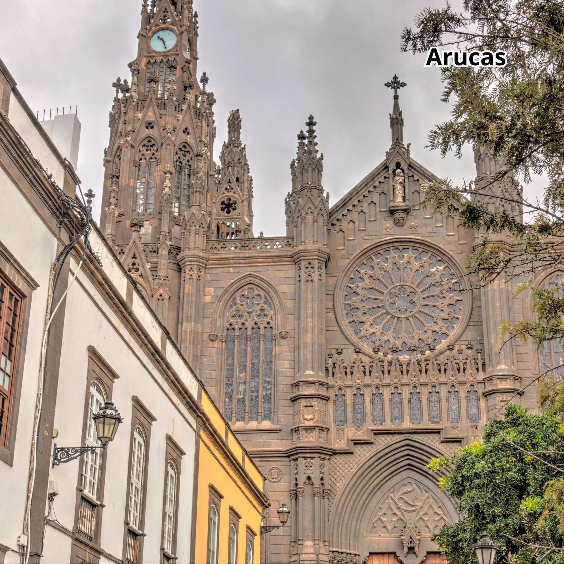 bus tour gran canaria - landscapes arucas cathedral