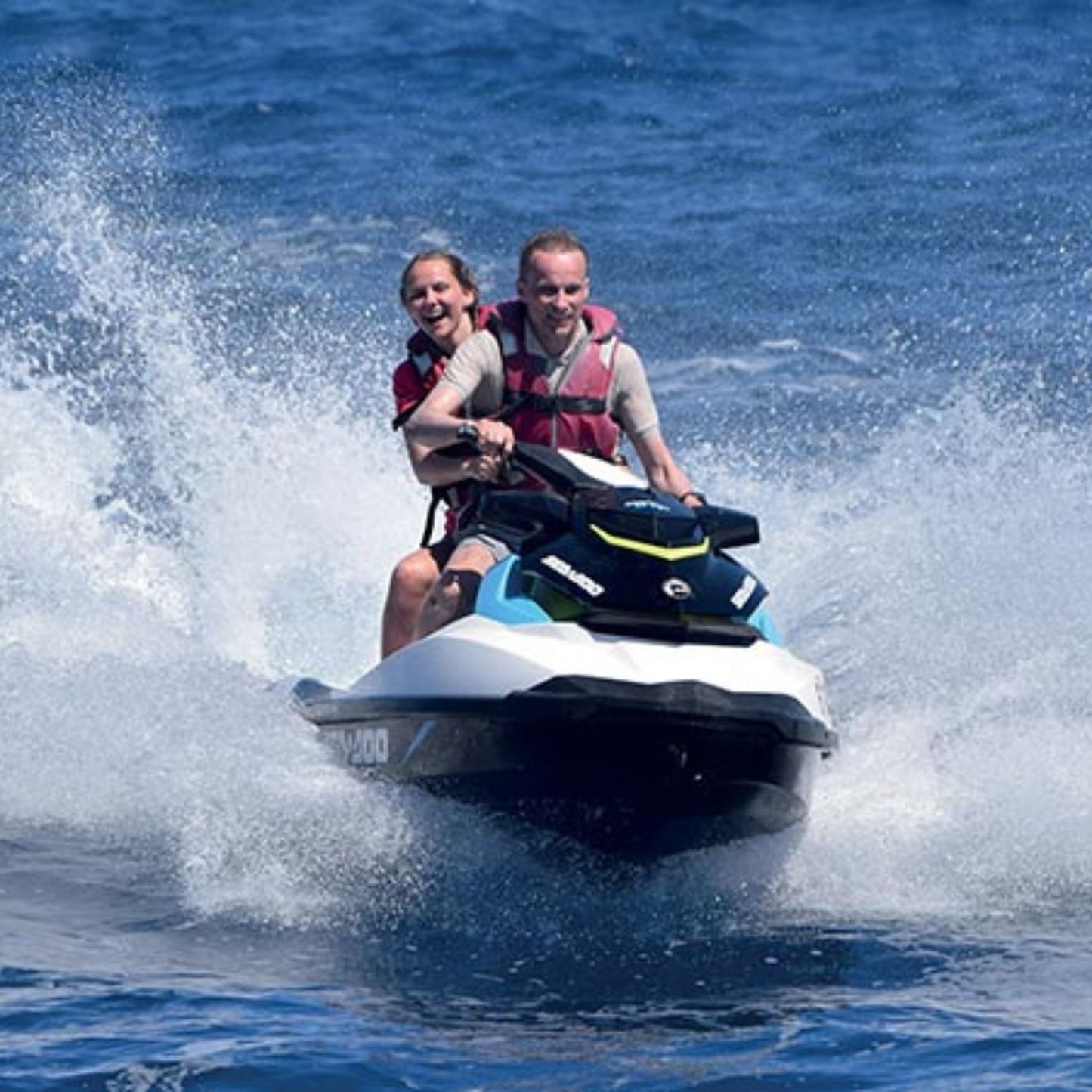 jet ski gran canaria - water sports - 2 people riding a jet ski